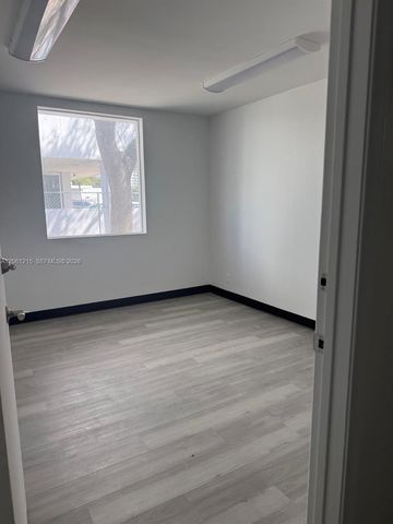 2856 E Oakland Park Blvd, Fort Lauderdale, FL 33306
