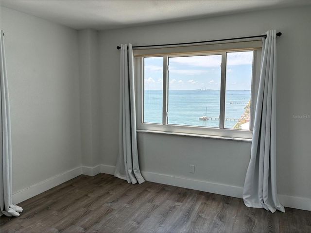 7200 SUNSHINE SKYWAY LANE S 9H, St Petersburg, FL 33711