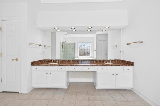 5395 Harbury Lane, Suwanee, GA 30024