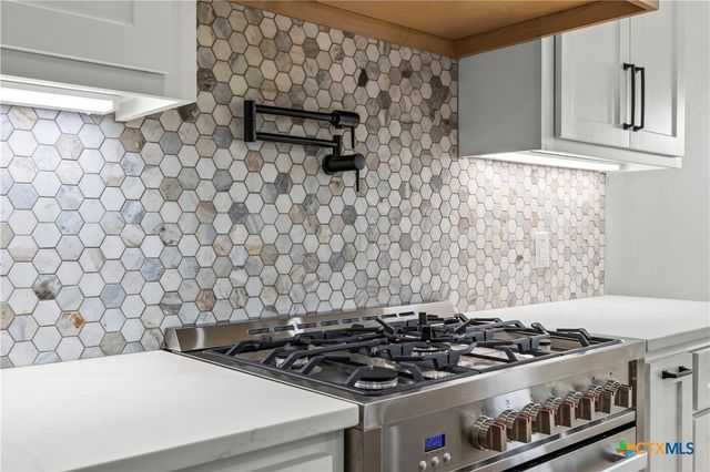 7921 Rock Crest Drive, Moody, TX 76557