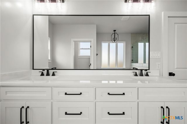 7921 Rock Crest Drive, Moody, TX 76557