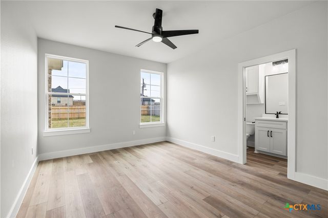 7921 Rock Crest Drive, Moody, TX 76557