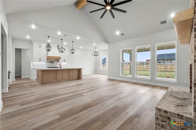 7921 Rock Crest Drive, Moody, TX 76557