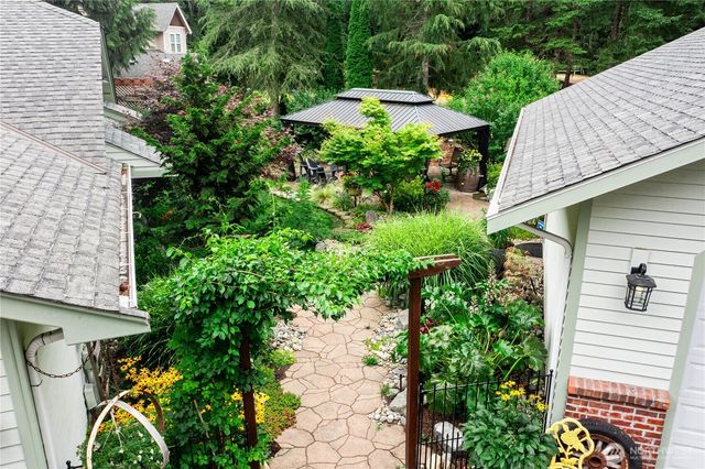 1863 Connery Lane E, Port Orchard, WA 98366