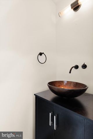 2410 ALSOP CT, Reston, VA 20191