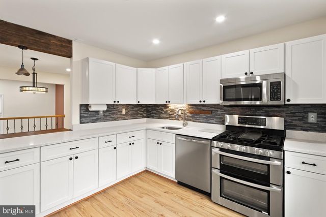 2410 ALSOP CT, Reston, VA 20191