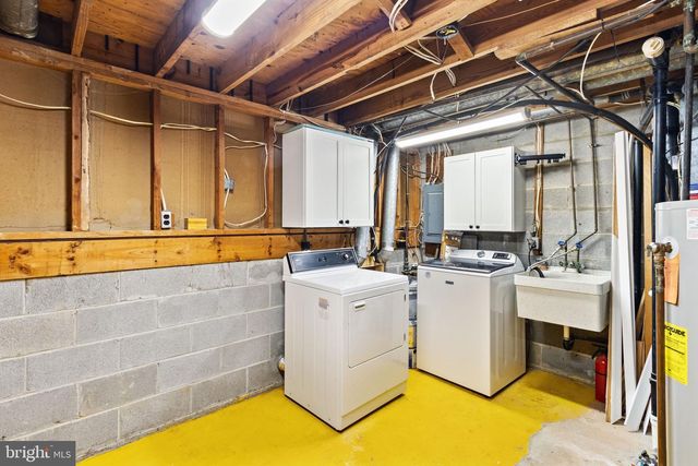 2410 ALSOP CT, Reston, VA 20191