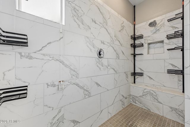 2820 E SUNLAND Avenue, Phoenix, AZ 85040