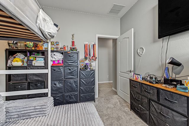2820 E SUNLAND Avenue, Phoenix, AZ 85040