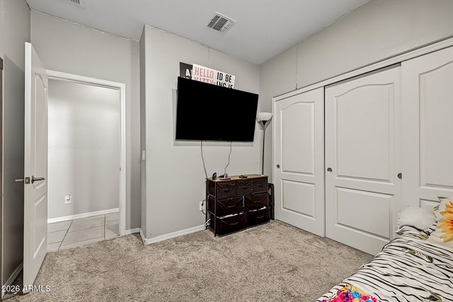 2820 E SUNLAND Avenue, Phoenix, AZ 85040