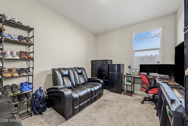 2820 E SUNLAND Avenue, Phoenix, AZ 85040