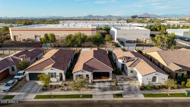 2820 E SUNLAND Avenue, Phoenix, AZ 85040