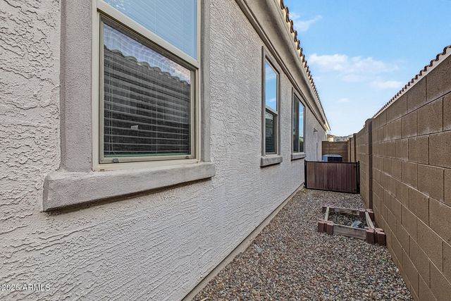 2820 E SUNLAND Avenue, Phoenix, AZ 85040