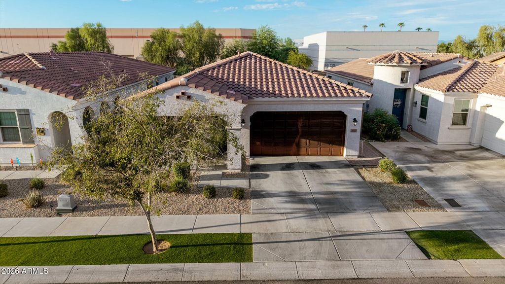 2820 E SUNLAND Avenue, Phoenix, AZ 85040 — photo 5