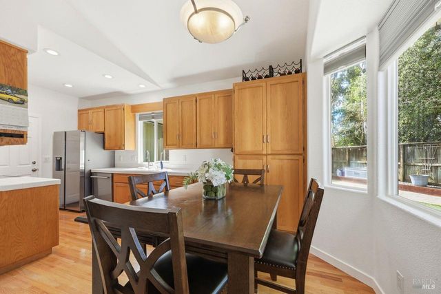 164 Fulton Pl, Windsor, CA 95492