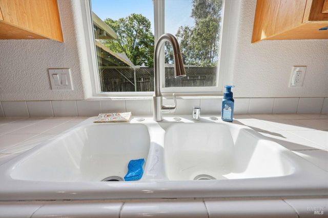 164 Fulton Pl, Windsor, CA 95492