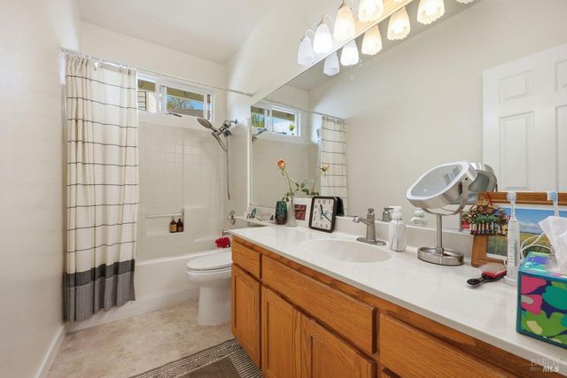 164 Fulton Pl, Windsor, CA 95492