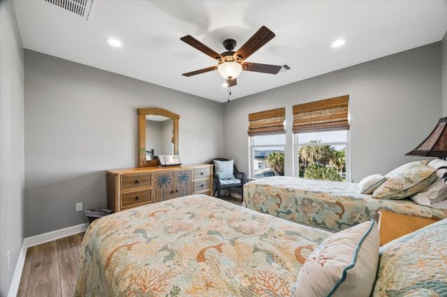 1522 Windsong Way, Galveston, TX 77554