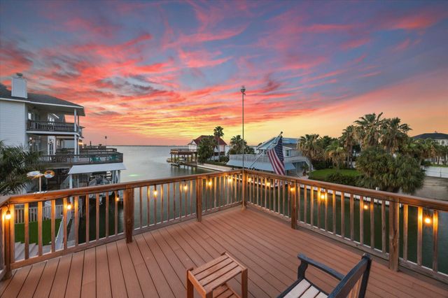 1522 Windsong Way, Galveston, TX 77554