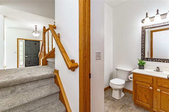 2008 Fox Trail Drive NE, Cedar Rapids, IA 52402