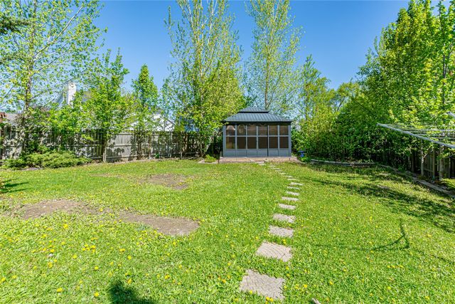 2008 Fox Trail Drive NE, Cedar Rapids, IA 52402