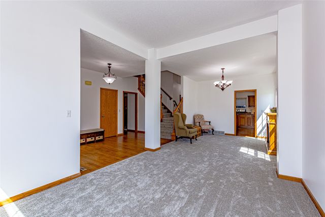 2008 Fox Trail Drive NE, Cedar Rapids, IA 52402