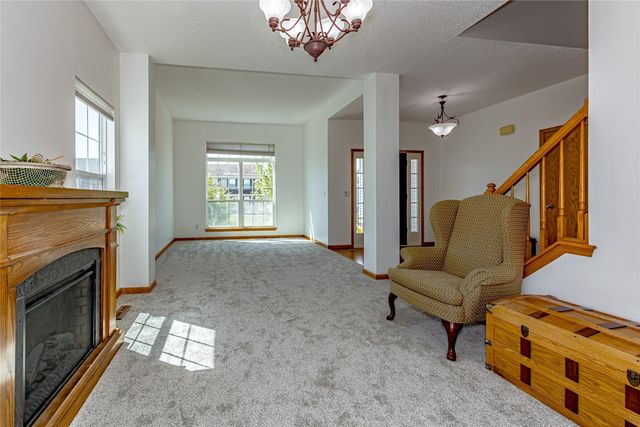 2008 Fox Trail Drive NE, Cedar Rapids, IA 52402