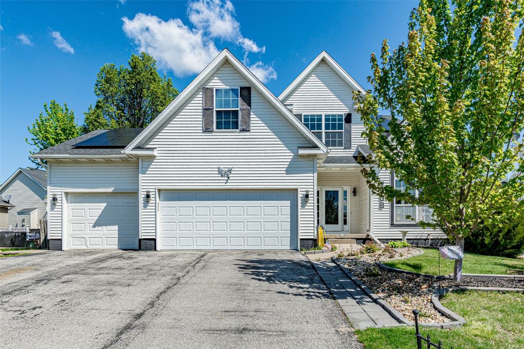 2008 Fox Trail Drive NE, Cedar Rapids, IA 52402