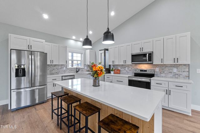 210 Emperor Lane, Greeneville, TN 37743