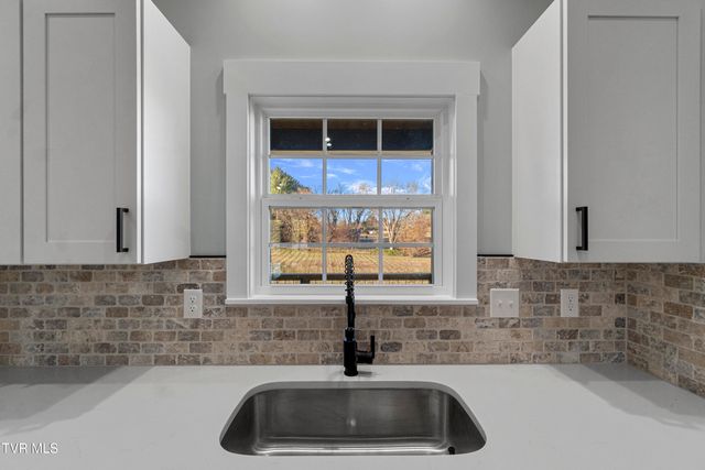 210 Emperor Lane, Greeneville, TN 37743