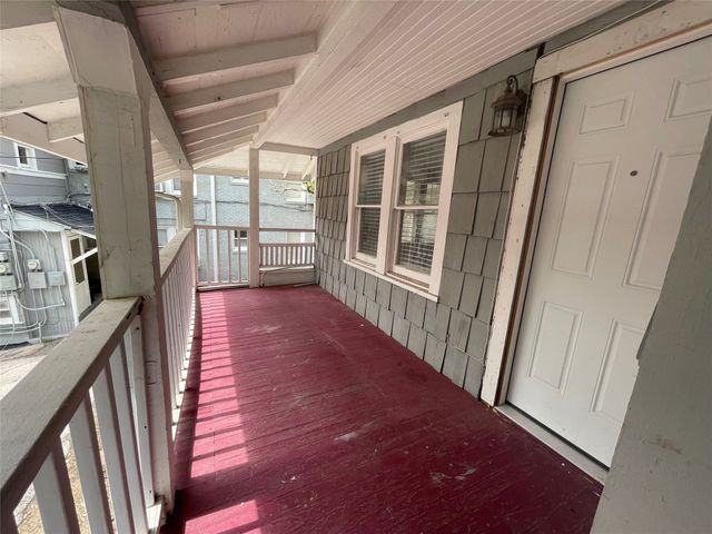 2012 Sanquinet Street, Fort Worth, TX 76107