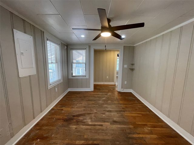 2012 Sanquinet Street, Fort Worth, TX 76107