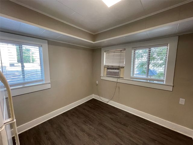 2012 Sanquinet Street, Fort Worth, TX 76107