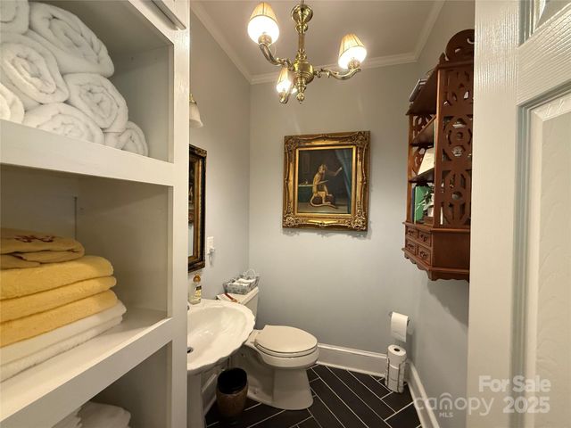 225 Kings Creek Court NE, Concord, NC 28025