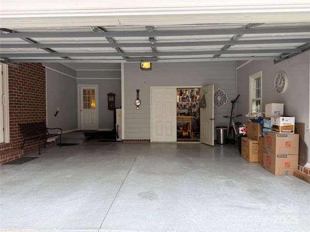 225 Kings Creek Court NE, Concord, NC 28025