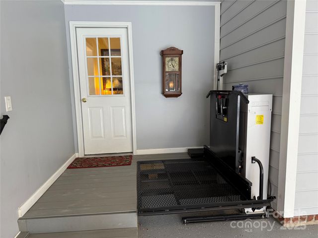 225 Kings Creek Court NE, Concord, NC 28025