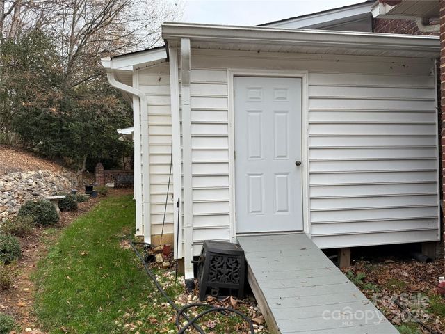 225 Kings Creek Court NE, Concord, NC 28025