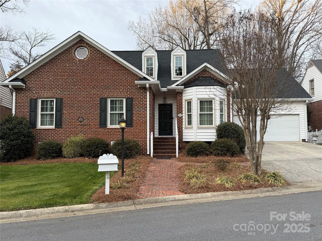 225 Kings Creek Court NE, Concord, NC 28025