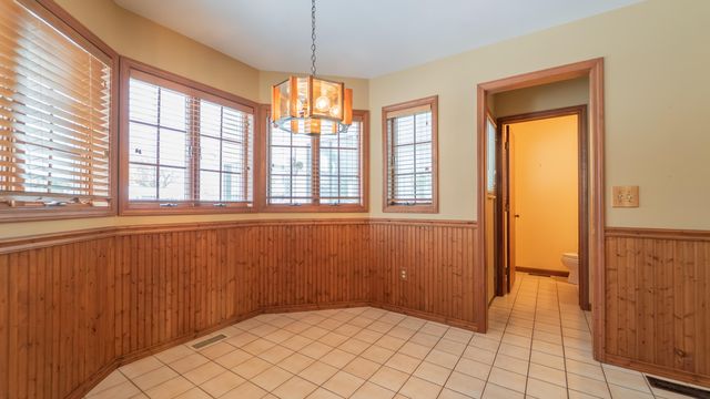 312 Fairfield Drive, Crown Point, IN 46307