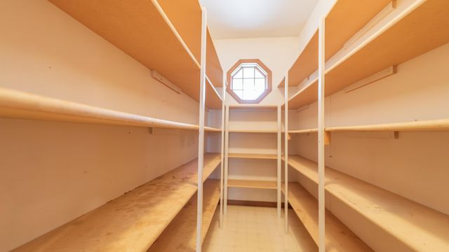 312 Fairfield Drive, Crown Point, IN 46307