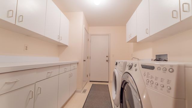 312 Fairfield Drive, Crown Point, IN 46307