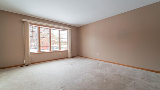 312 Fairfield Drive, Crown Point, IN 46307