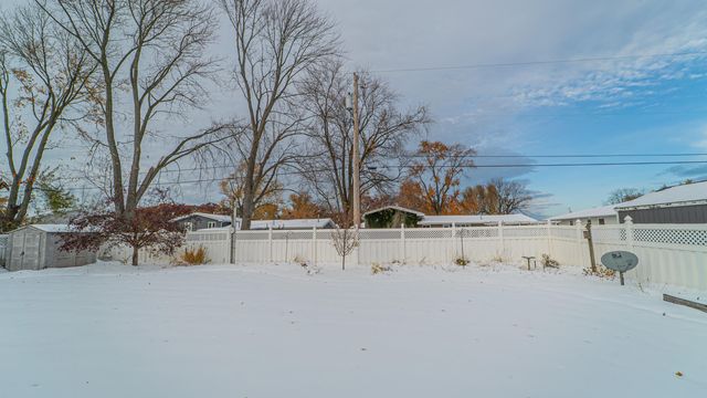 312 Fairfield Drive, Crown Point, IN 46307