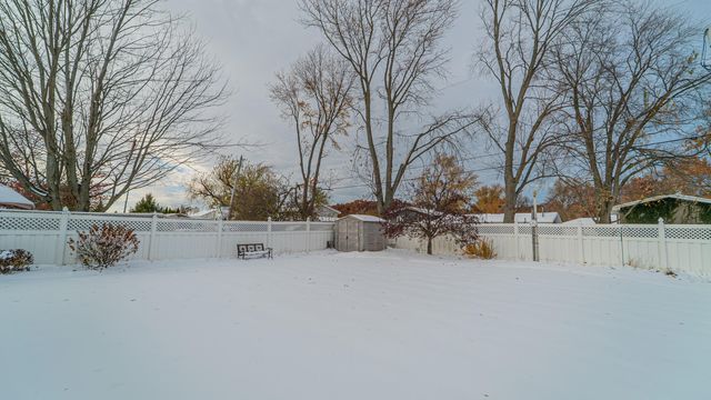 312 Fairfield Drive, Crown Point, IN 46307