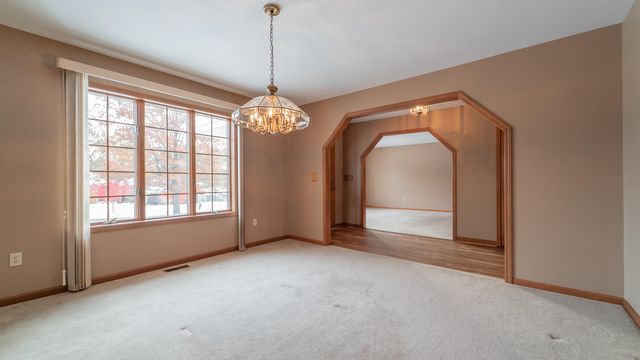 312 Fairfield Drive, Crown Point, IN 46307