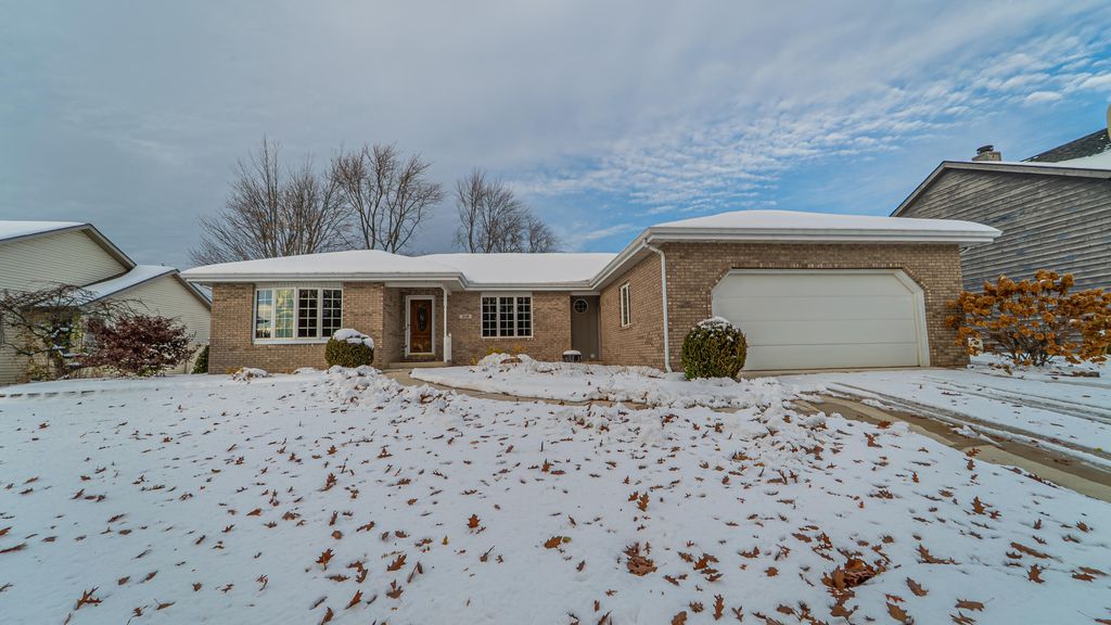 312 Fairfield Drive, Crown Point, IN 46307