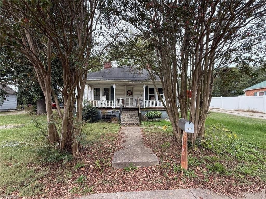 1015 West Avenue, Eden, NC 27288