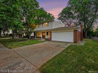 15562 Levan Road, Livonia, MI 48154