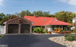 24 ROSE APPLE RD, Levittown, PA 19056