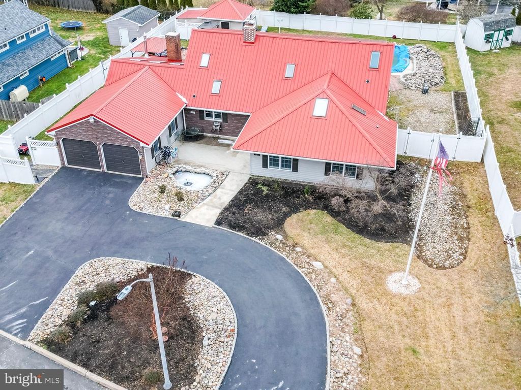 24 ROSE APPLE RD, Levittown, PA 19056